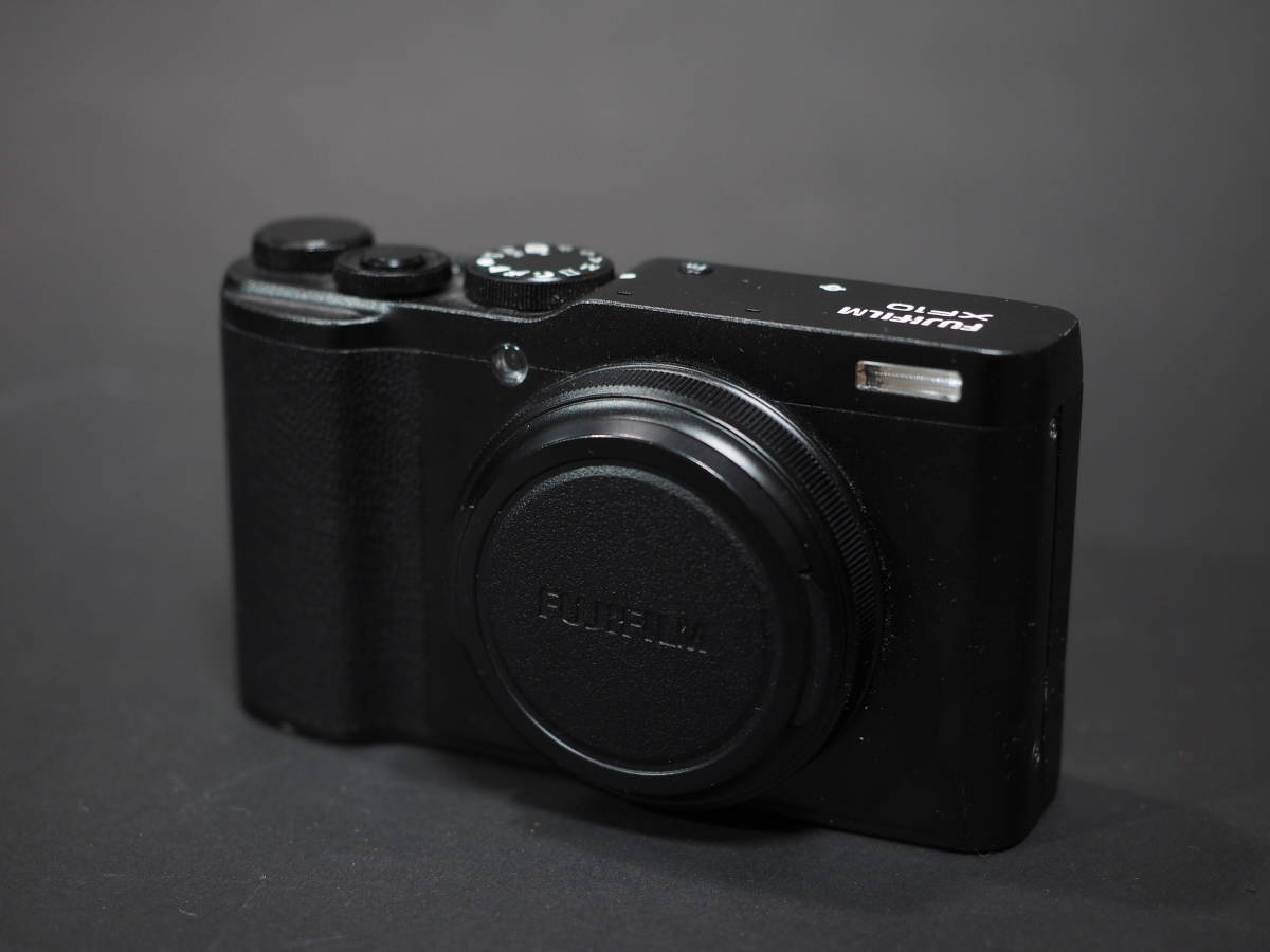 ります 高級 コンパクトデジタルカメラ FUJIFILM XF10 2,424万画素 APS