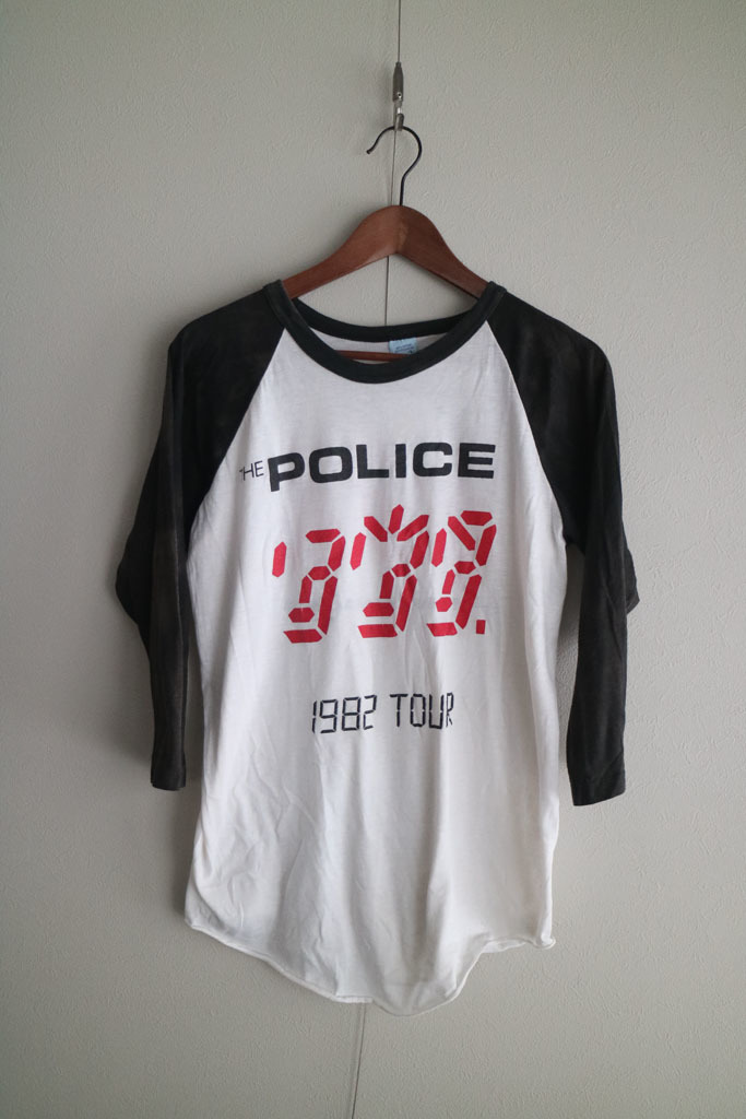 高い品質 80's THE POLICE “GHOST IN THE MACHINE” Raglan Sleeve Tee