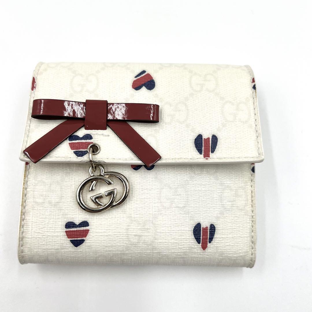 極美品】GUCCI グッチ PVC リボン GG柄 ハート チャーム 三つ折り財布