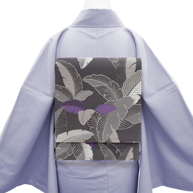 袋帯 上質 京都 西陣 グレー 紫 白 銀糸 芭蕉の葉 おしゃれなデザイン 正絹 絹 カジュアル 新古品 仕立て上がり みやがわ sb50887の画像2