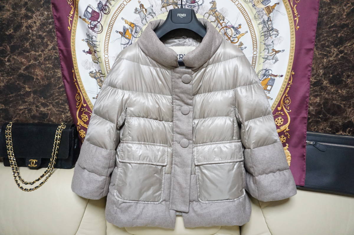 ヘルノ HERNO カシミア素材切替 ケープ風デザイン ショート丈 ダウン