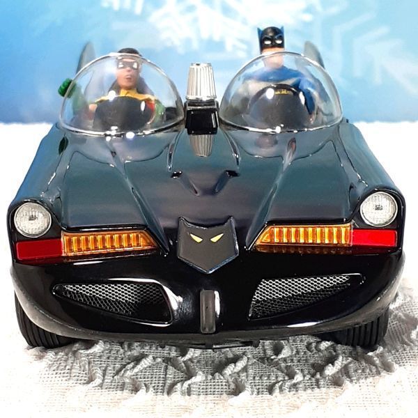 【 レア出品！ 1960 'S バットモービル Batmobile 】 USA限定品 ダンバリーミント 1：24 バットマン ロビン ダイキャスト ミニカーの画像2