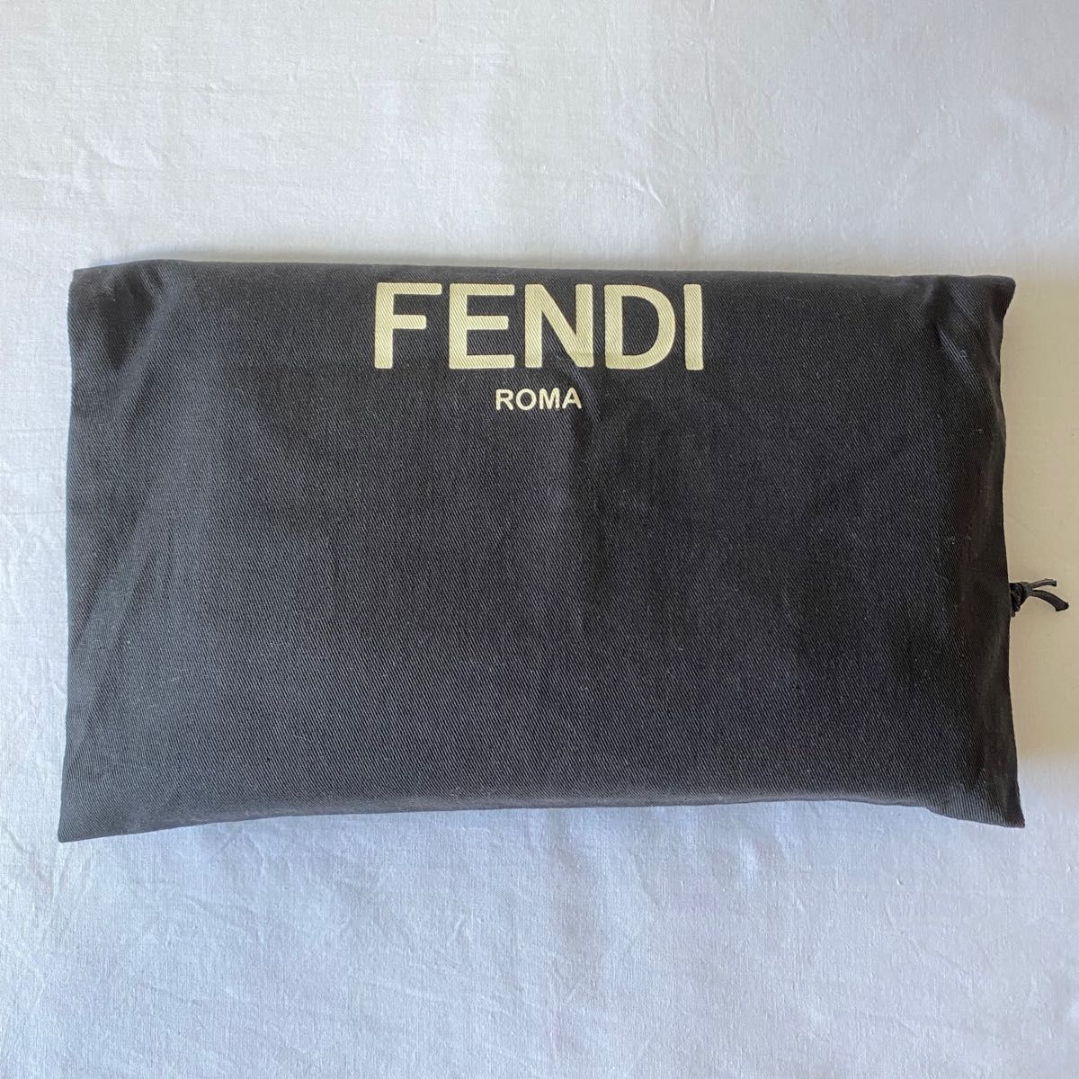 使用わずか! 極美品 FENDI セレリア クラッチハンドル付きセカンドバッグ-