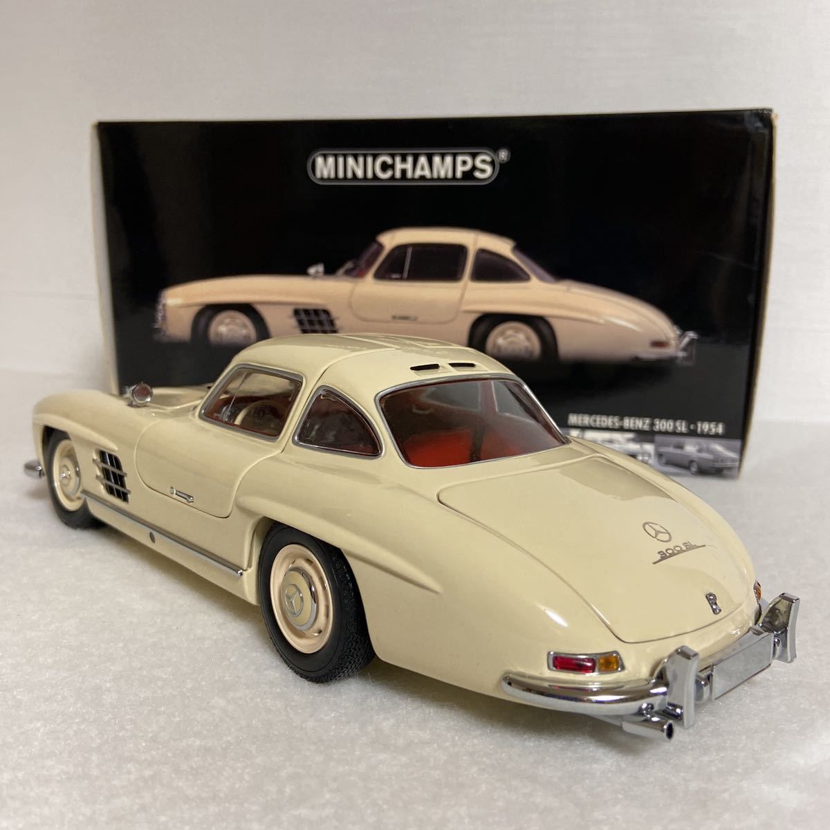 * Minichamps |MINICHAMPS :1/18 Mercedes Benz 300SL|Mercedes-Benz 300SL Gullwing 1954 (White) *used