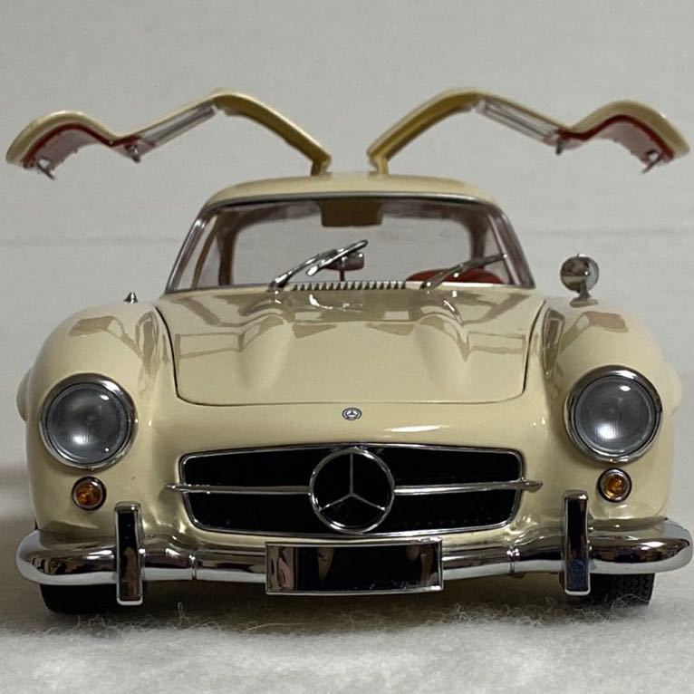 * Minichamps |MINICHAMPS :1/18 Mercedes Benz 300SL|Mercedes-Benz 300SL Gullwing 1954 (White) *used