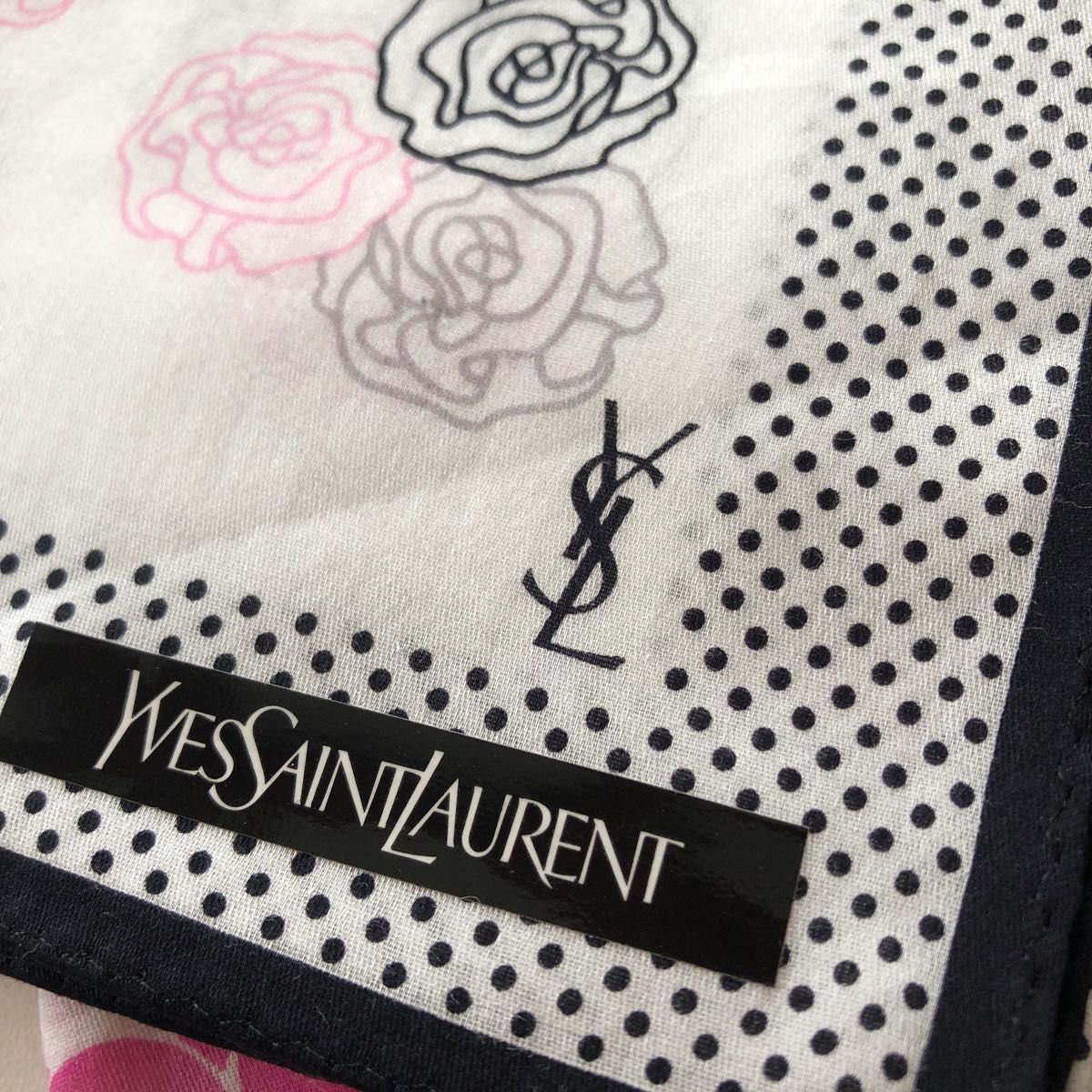 新品 YVES SAINT LAURENT サンローラン ハンカチ レディース 新品 YVES SAINT LAURENT サンローラン ハンカチ レディース