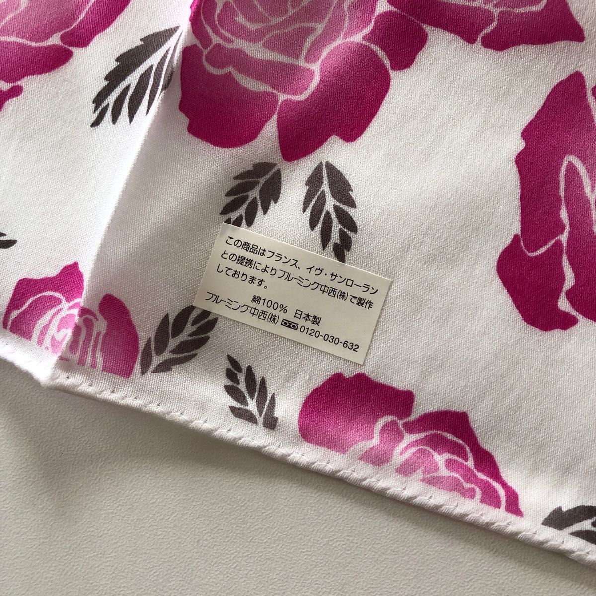 新品 YVES SAINT LAURENT サンローラン ハンカチ レディース 新品 YVES SAINT LAURENT サンローラン ハンカチ レディース