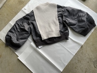 Sacai　日本完売商品　セーター　グレー　2サイズ　_画像6