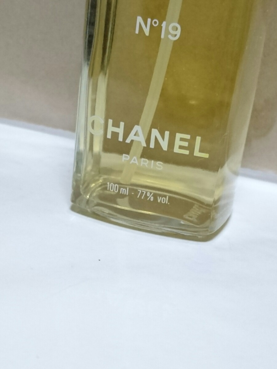 シャネル No 19 オー デオドラント 100ml デオドランテ CHANEL No 19 EAU DEODORANTE 定形外発送の場合510円_画像3