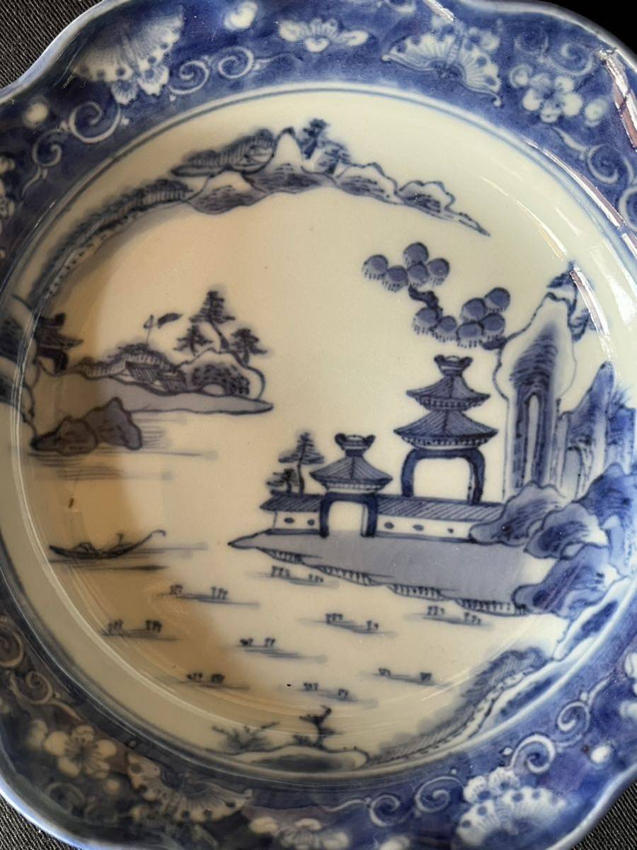 盛期の伊万里 江戸中期 小舟、山水風景図 なます皿。思わず風景に溶け込む。 磁質、呉須発色が素晴らしい。割れ、かけなし。_画像2