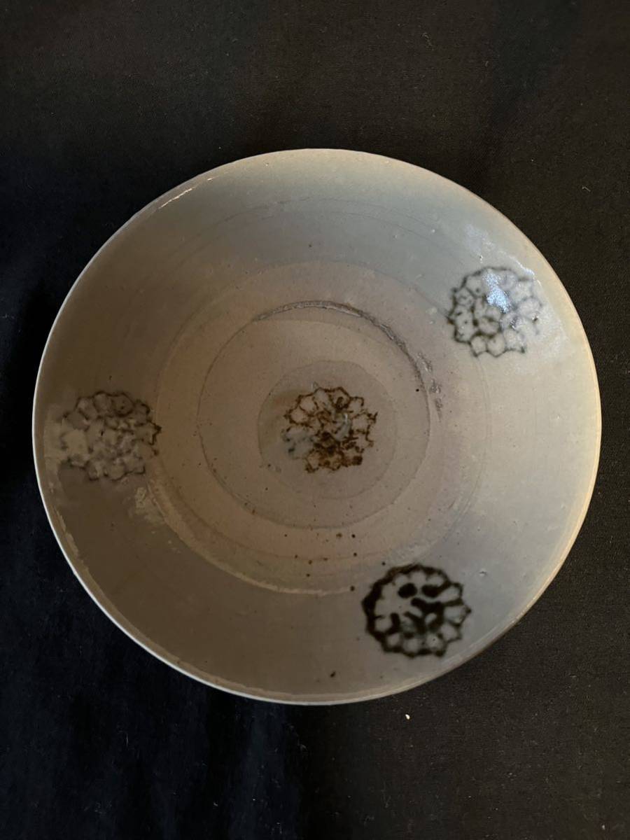 もう貴重！中国清代末 印判手の皿 民藝の魅力に溢れる、民窯ならではの力強さの皿です。割れ、かけなし 素朴で清楚な皿 もう入手困難