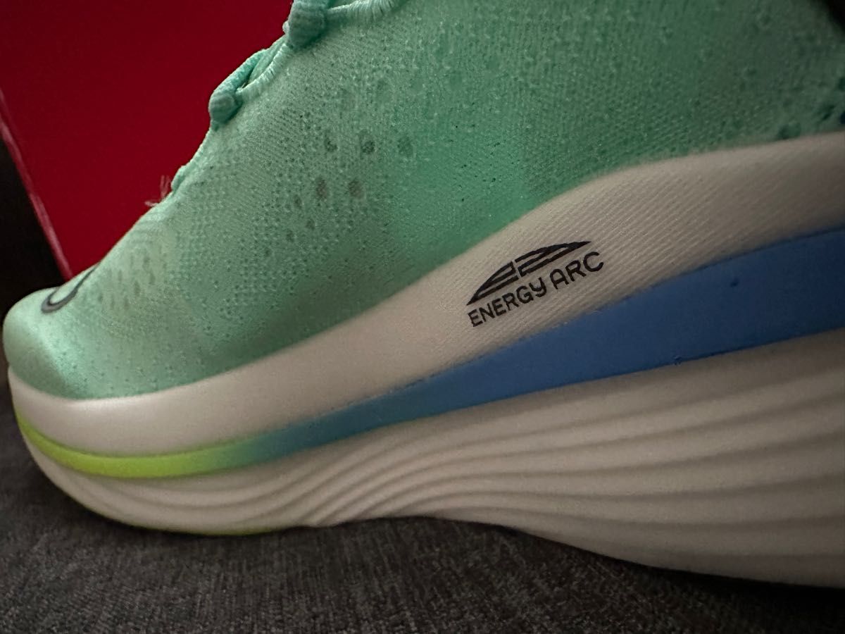 ☆新品未使用☆ニューバランス(New balance)フューエルセルスーパー