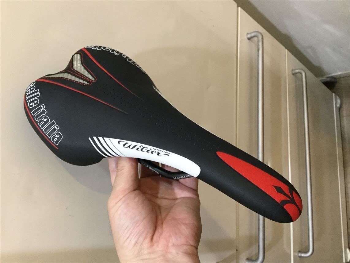 お気に入り】 Wilier SLR ITALIA SELLE 新品 ☆残1 ウィリエール 即決