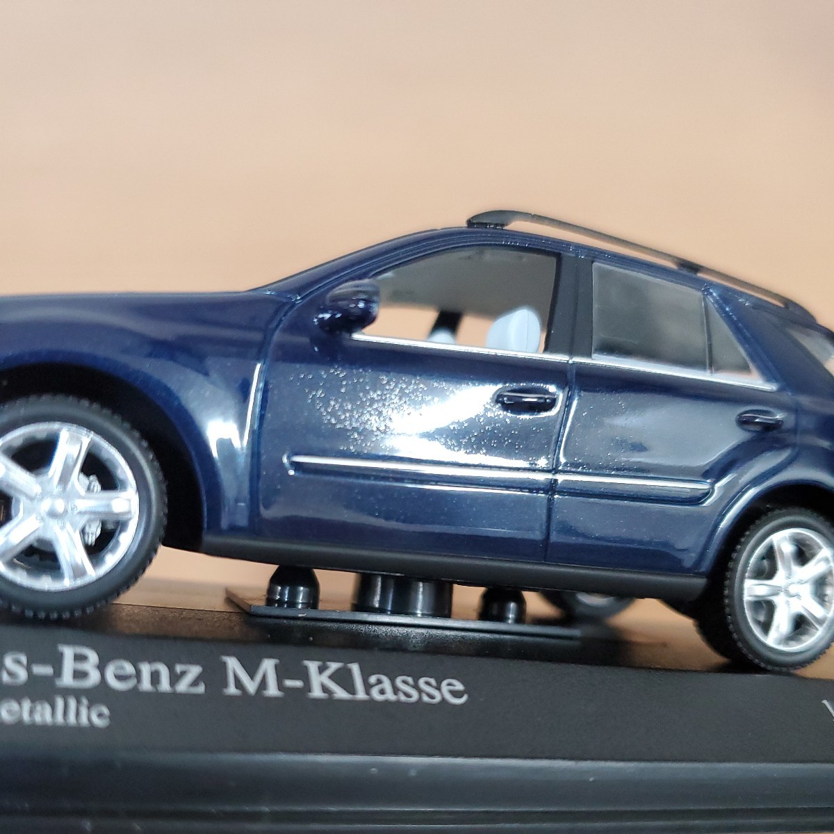 1/43 ミニチャンプス MINICHAMPS/Mercedes-Benz M-Class 2005 Tansanitblau metallic/メルセデス・ベンツ Mクラス ブルーメタリック_画像6