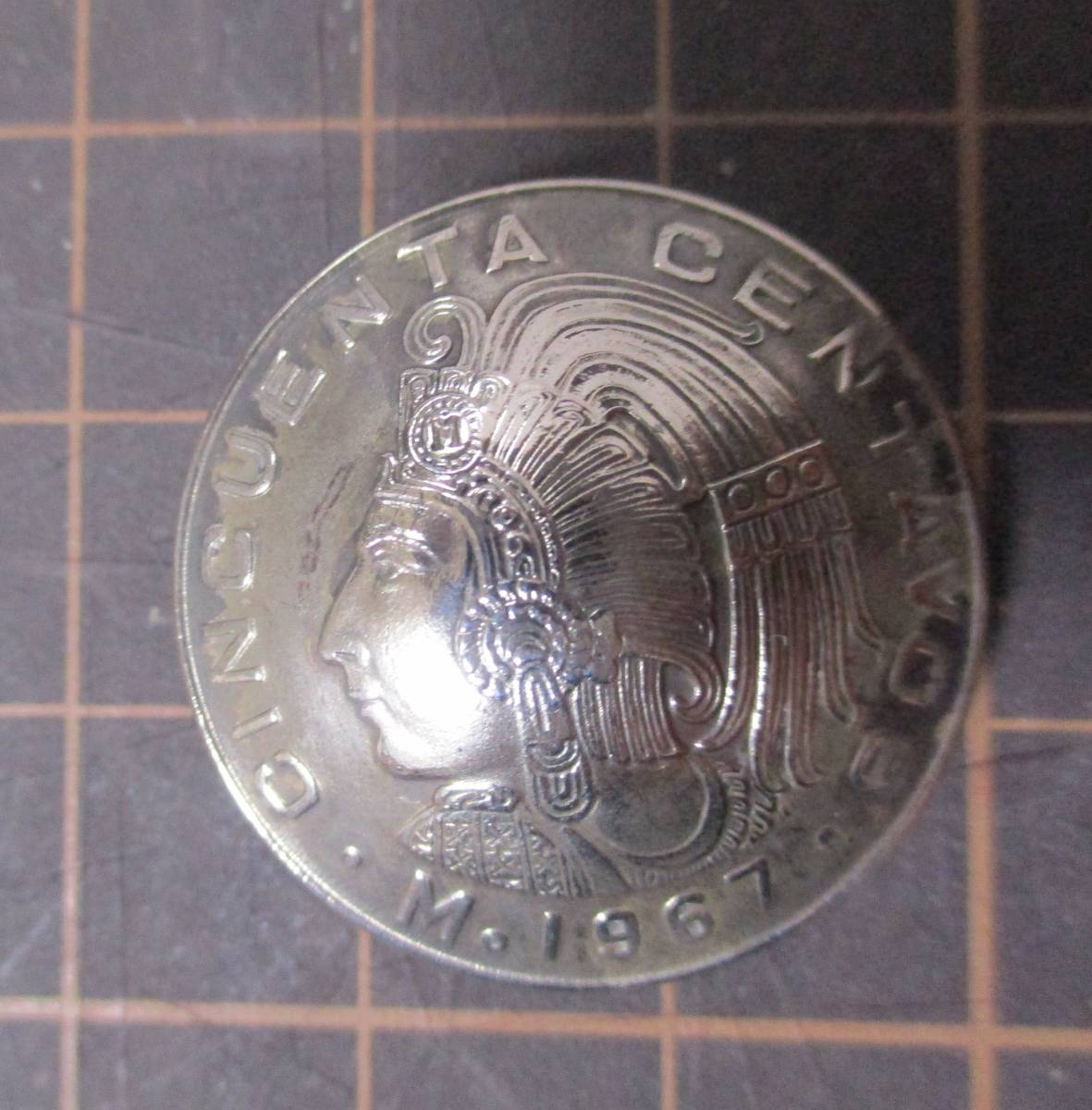 ★MEXICO COIN, 50 CENTAVOS 1967年　コンチョ　【ねじ式】_画像1