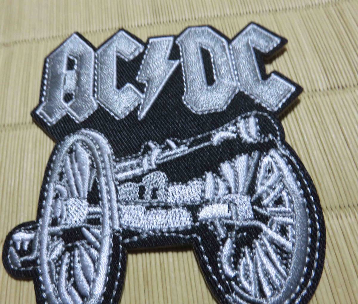 黒銀■台車 大砲 前車◆新品AC/DC オーストラリア ヘビーメタルバンド AUキャノン砲撃　刺繍ワッペン◎ミュージック 音楽 楽器 仲間 ◇激渋_画像8