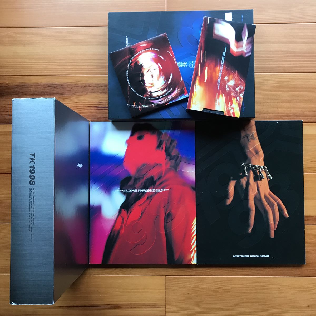 小室哲哉 2CD+ビデオテープ「LATEST WORKS」_画像1