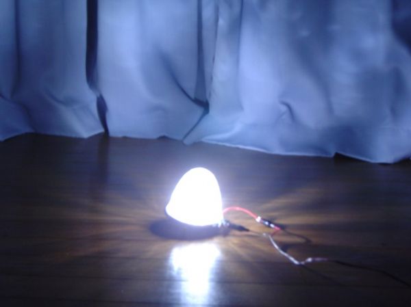 ◆ 激眩 LEDマーカー球 白 1セット(2個) 高輝度LED 30.000mcd 18発使用 24V用　送料無料 ◇_特注の超高輝度30.000mcdのLEDを18発使用。