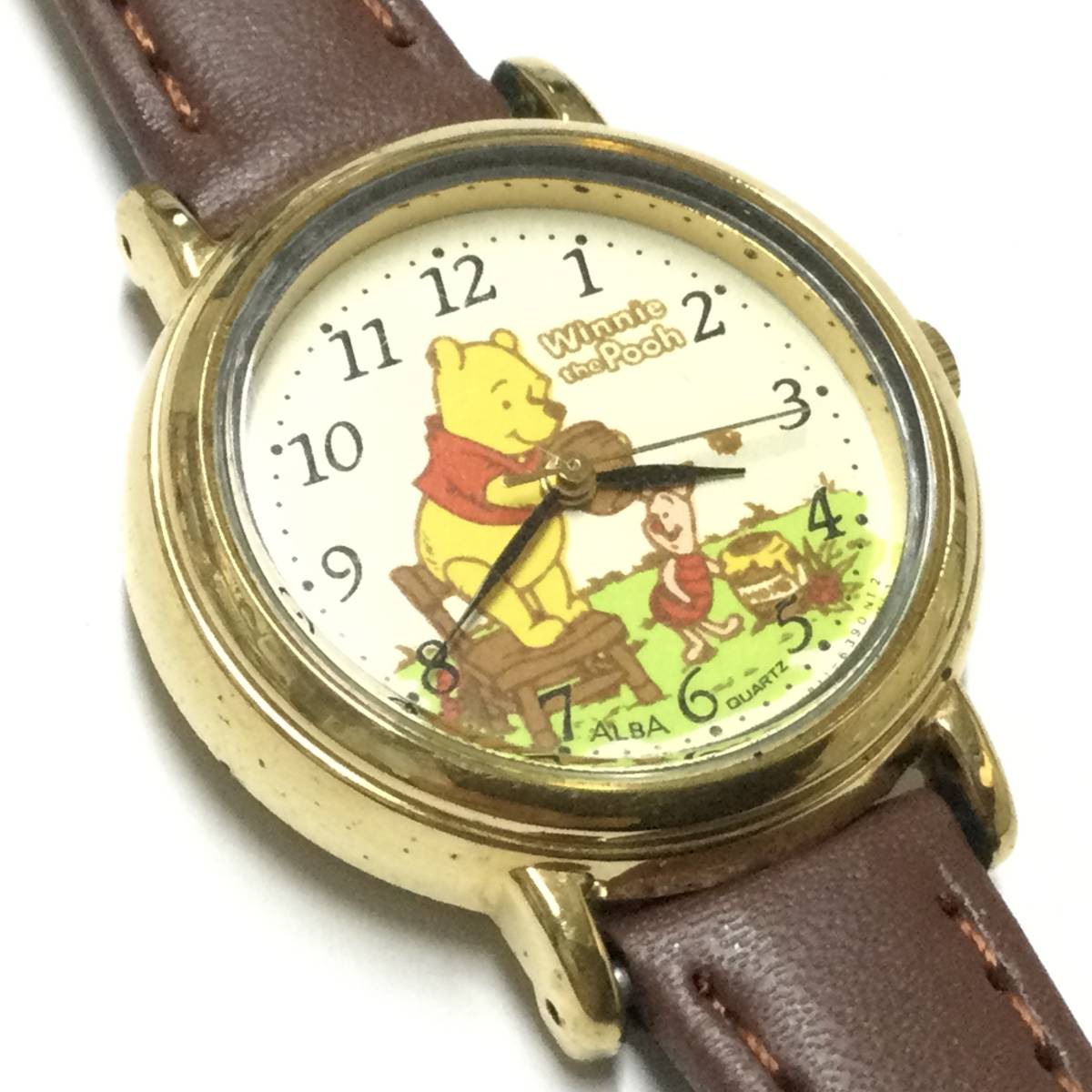 [ retro * Vintage, battery & Belt have been exchanged. ] Seiko Alba SEIKO ALBA Disney Winnie The Pooh wristwatch 