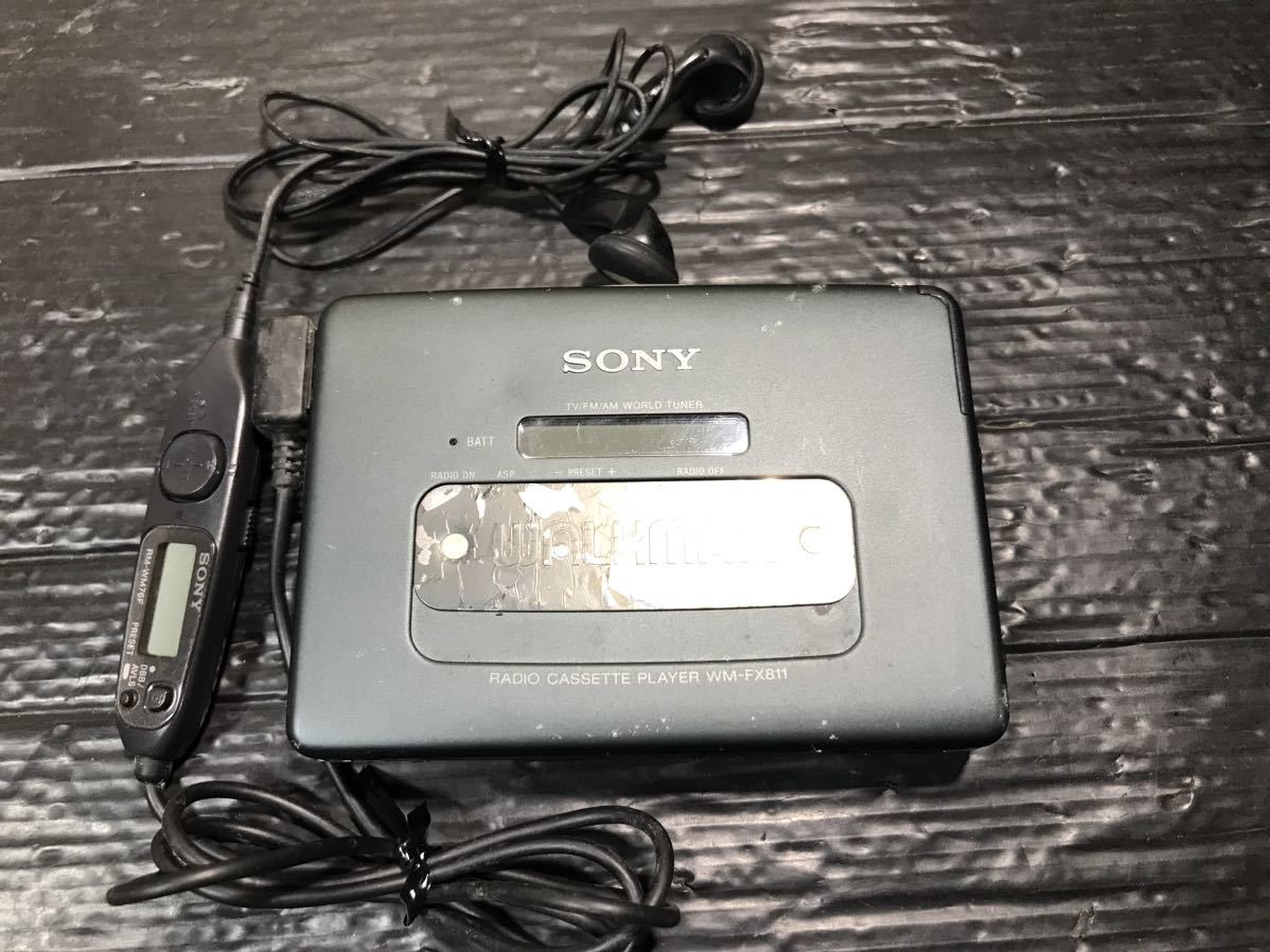 031604 SONY ソニー カセットウォークマン WALKMAN WM-FX811_画像1