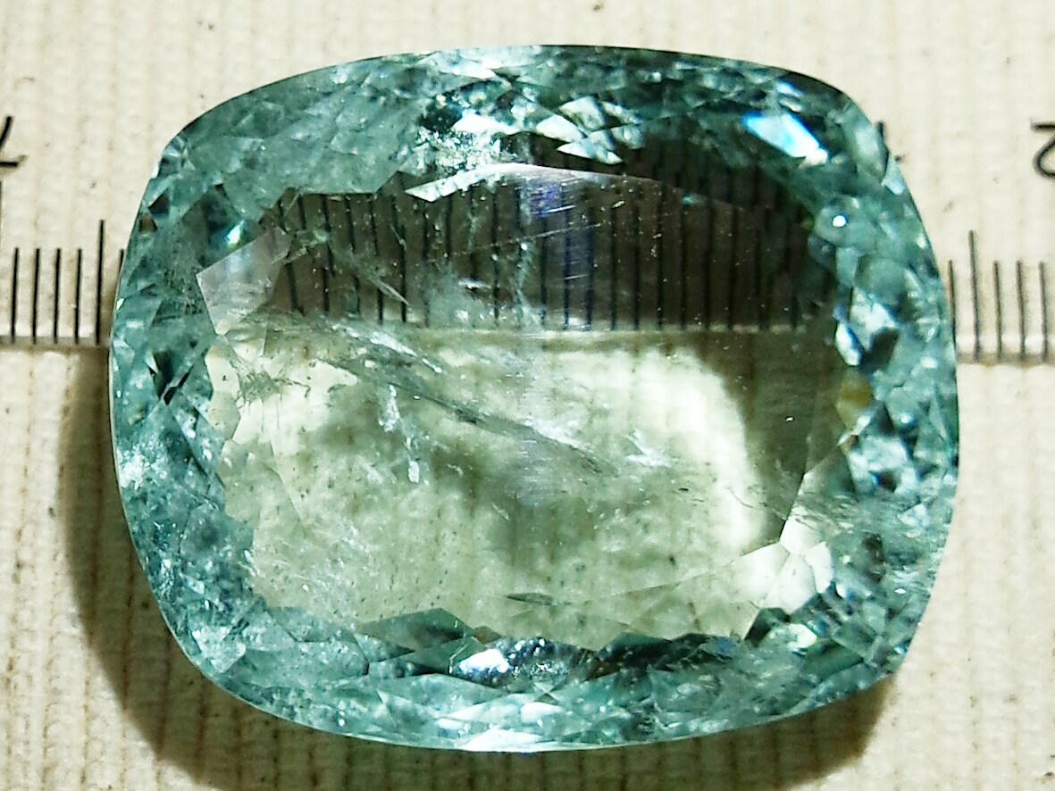  aquamarine also emerald also not name . less . beautiful blue beryl extra-large 133.924ctso-ting attaching non heating not yet processing 