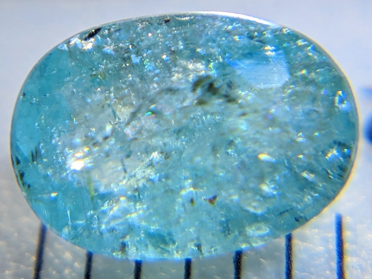 小さいけどブラジル産 天然パライバトルマリン 0.692ct ネオンブルー ルース レアストーン 宝石 jewelry ソーティング付き ネオンカラー