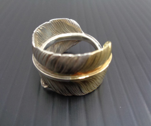 △〈鷲見太郎〉メンズ フェザーリング L old feather K18 top ring 02