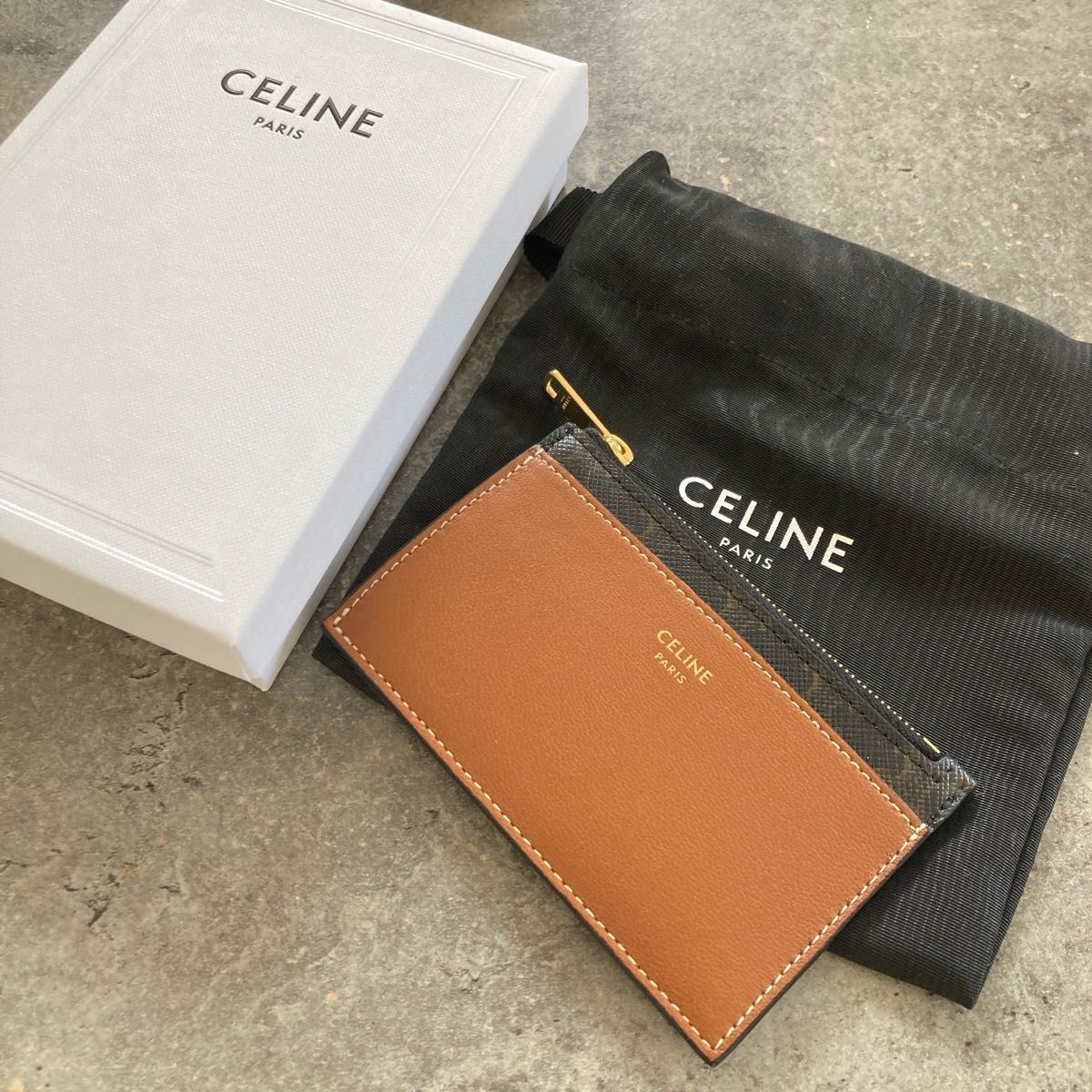 爆売り！】 【極美品】CELINE セリーヌ コンパクト CELINE ジップド