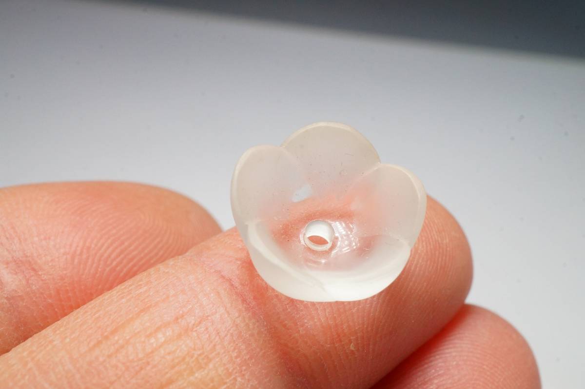 最新発見 希少!30年前の原石を加工彫刻!極上天然水晶(艶消し仕上げ アメジスト