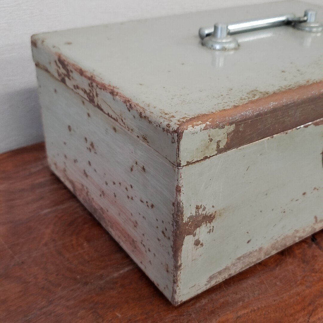 TRADEMARK handbag safe Vintage bag Japan Showa Retro antique miscellaneous goods storage cabinet tool box inserting thing box [80t2523]