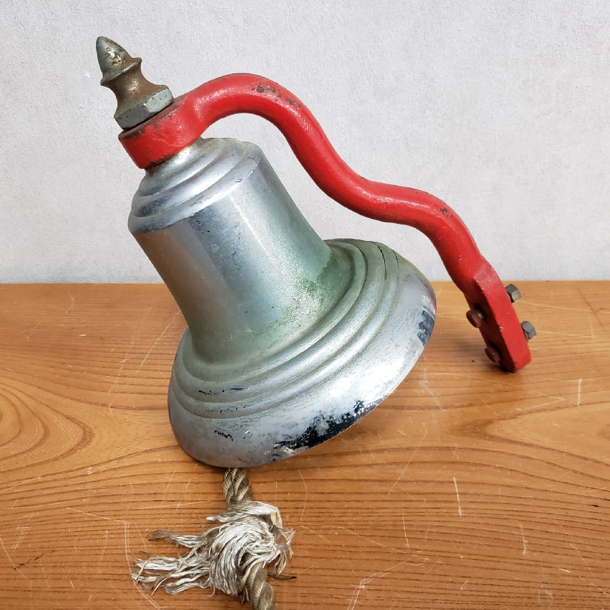  пожарная машина. колокольчик bell диаметр примерно 23cm пожарная машина половина колокольчик морской bell сирена bell старый подлинная вещь годы предмет retro Showa Retro Vintage колокольчик [120s1353]