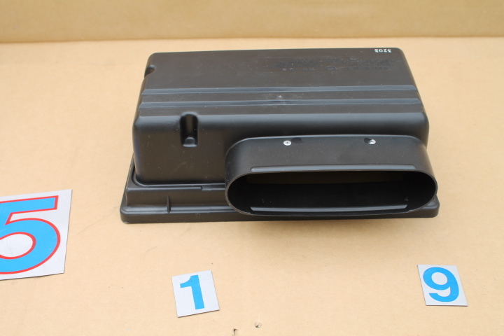 K-997-5 Nissan Y31 Cedric / Gloria original parts air cleaner housing cover NISSAN 16526-45V11