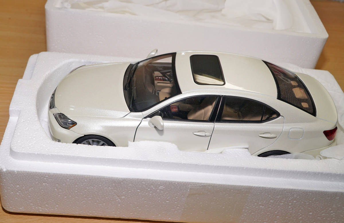 1/18 オートアート レクサス Lexus IS350 白 ホワイト 送料無料 1/18 オートアート レクサス Lexus IS350 白 ホワイト 送料無料
