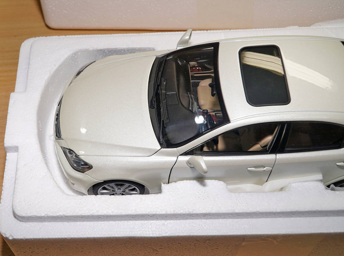 1/18 オートアート レクサス Lexus IS350 白 ホワイト 送料無料 1/18 オートアート レクサス Lexus IS350 白 ホワイト 送料無料