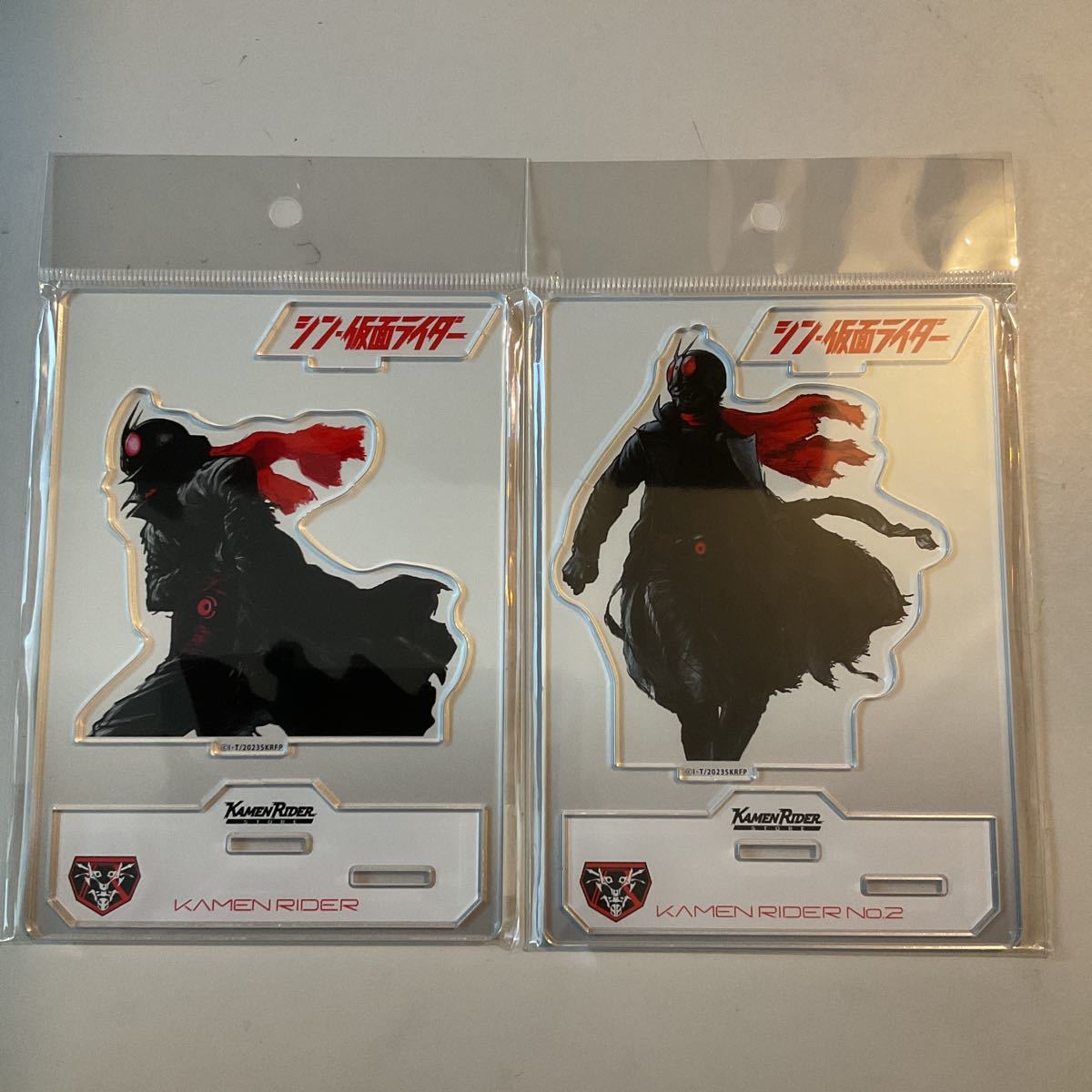 シン・仮面ライダー イラストアクリルスタンド 『仮面ライダー』『仮面ライダー第2号』新品 2個セット アクスタ シン・仮面ライダーチップス カード 10種10枚 No2
