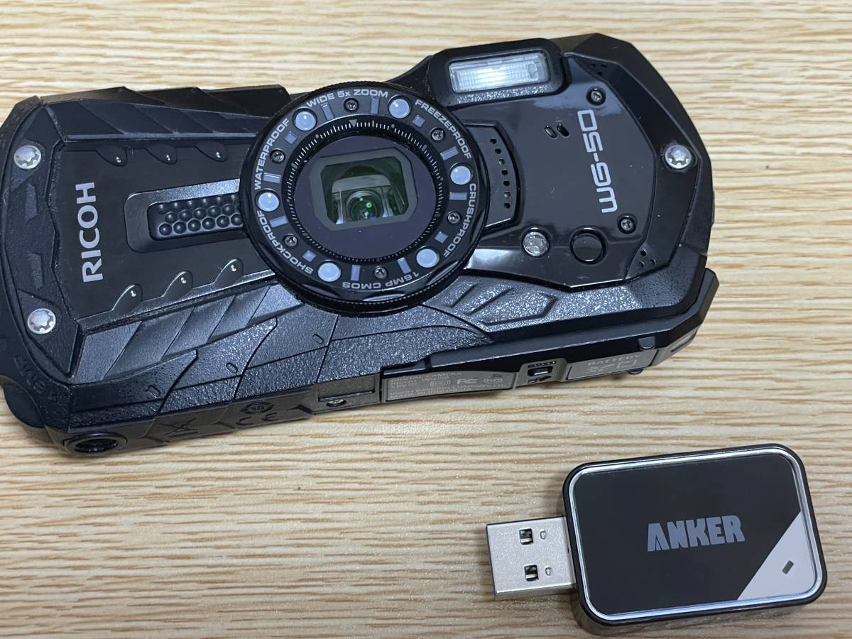 ヤフオク! - 【中古美品】RICOH 防水デジタルカメラ RICOH W...