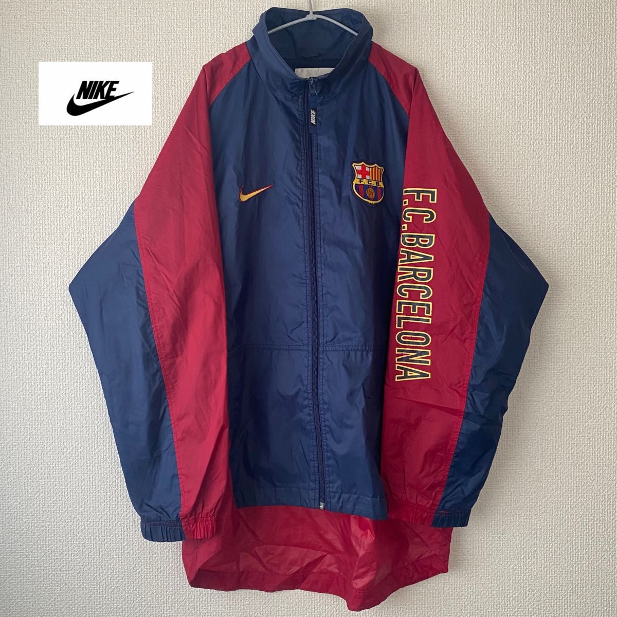 NIKE 90s 銀タグ 白タグ ナイロンジャケット バルセロナ サッカー ロゴ刺繍 バックロゴ ネイビー 赤 OLDNIKE