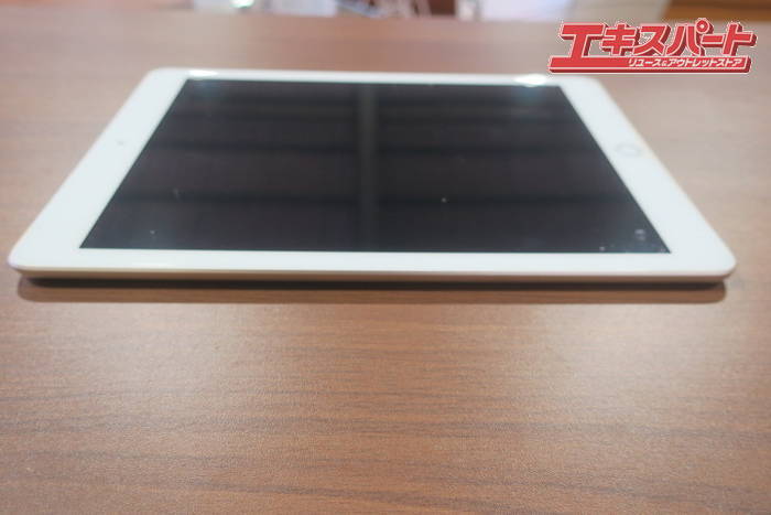 Apple iPad 第5世代 Wi-Fi+Cellular 32GB MPG42J/A SIMフリー ゴールド 9.7型タブレット 初期化済み_画像5