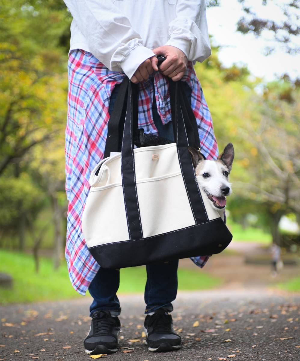 【訳あり品】犬 キャリーバッグ 帆布トート ペットキャリーバッグ Mサイズ 小型犬 小動物 キャンバス ブラック/ホワイト 新品の画像7