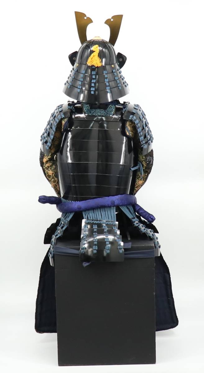 武具 甲冑 五三桐紋 等身大 鎧一式 甲冑 鎧櫃 鎧立付き 武将 武士 旧家