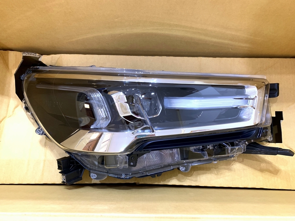 TOYOTA HILUX 海外 トヨタ純正 REVO BI-Beam LED ヘッドランプ TOYOTA HILUX 海外 トヨタ純正 REVO BI-Beam LED ヘッドランプ