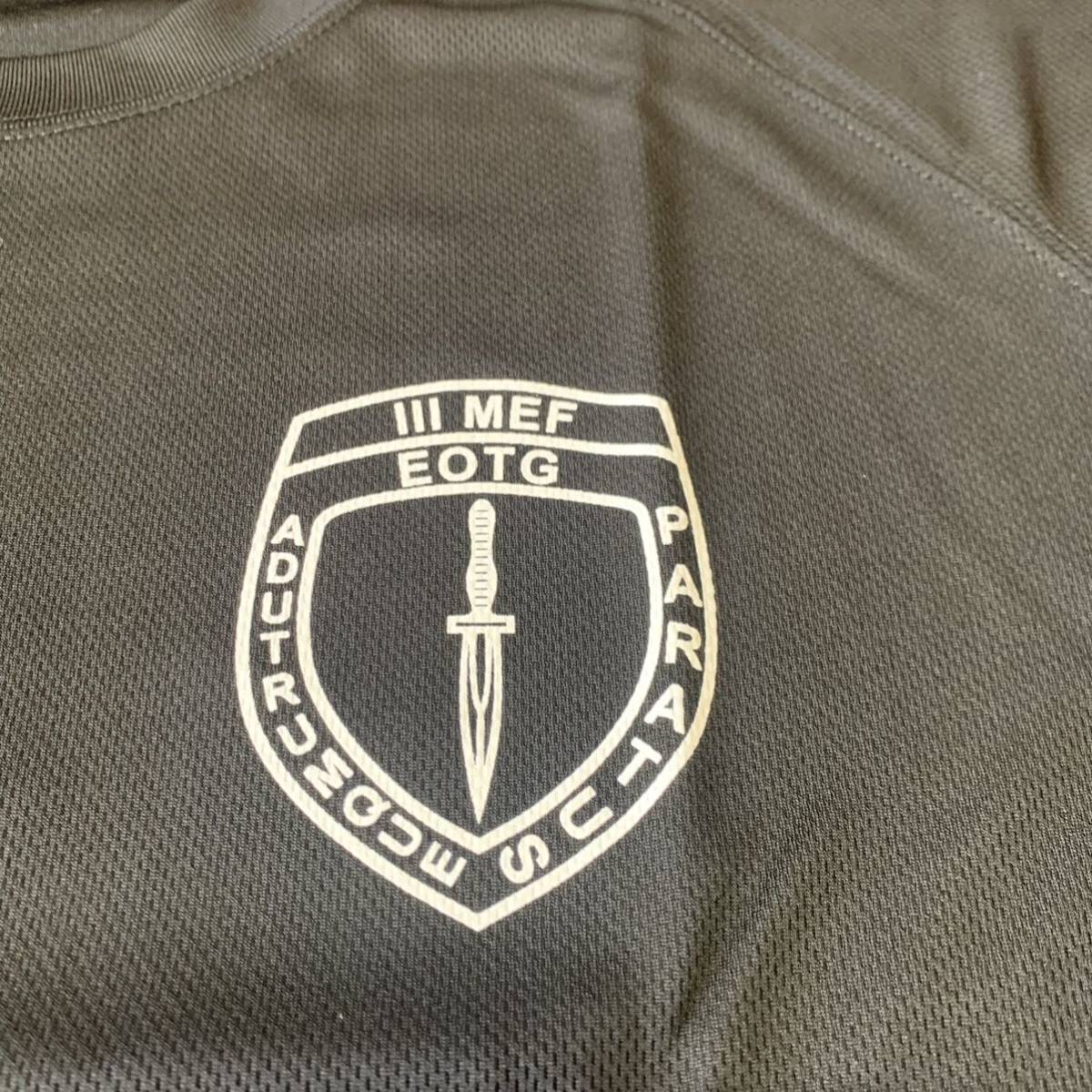 沖縄 米軍放出品 米軍実物 AMPHIBIOUS RAIDS BRANCH Tシャツ MEDIUM ブラック (管理番号E31)の画像4