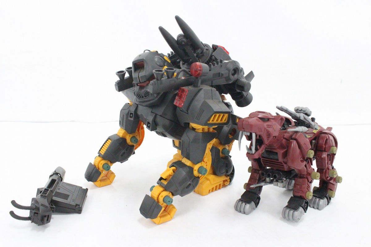 行董 旧ゾイド ZOIDS 2体まとめ サーベルタイガー アイアンコング メカ
