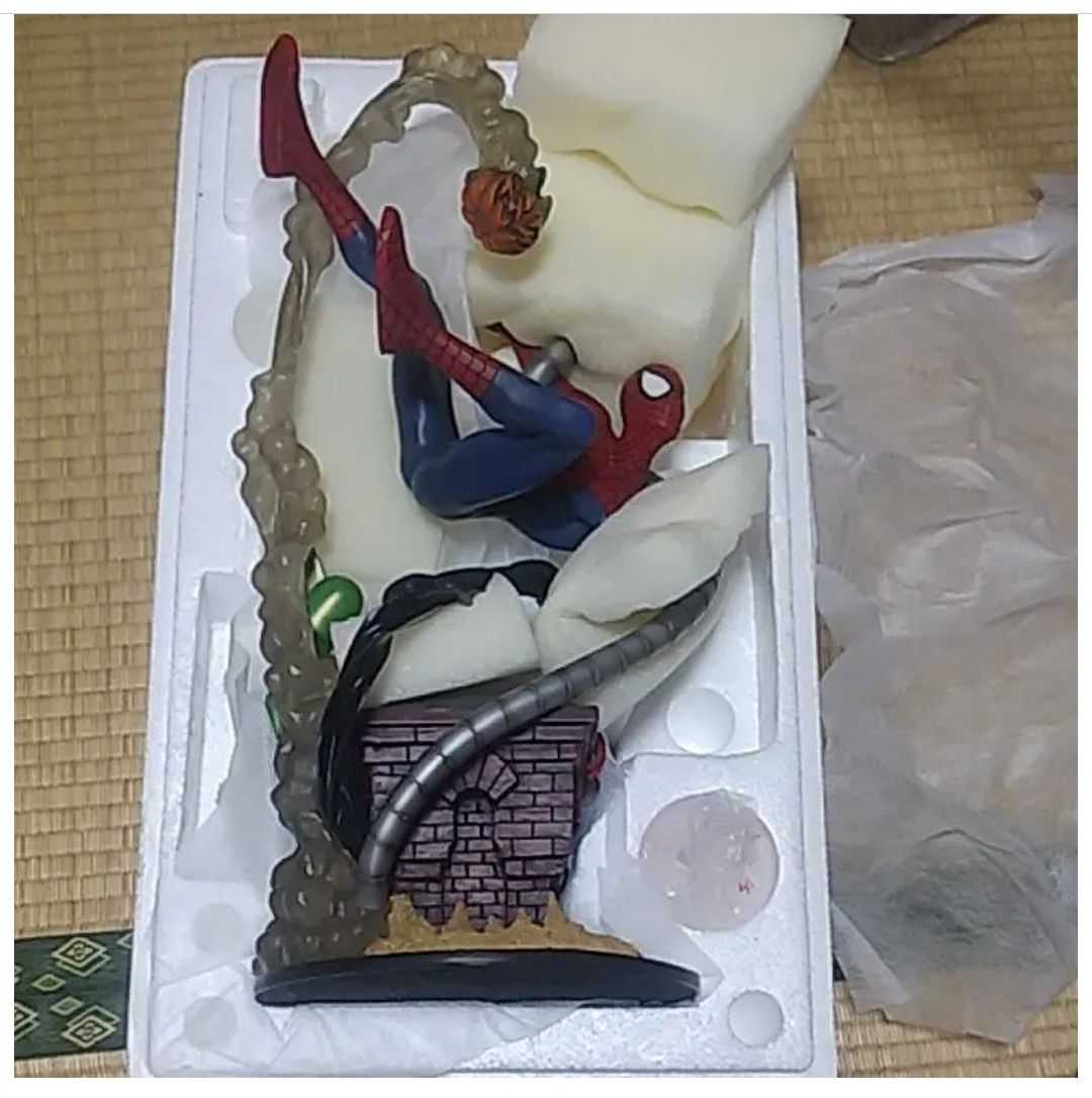 スパイダーマン　ビッグ　スタチュー　Spider-Man　statue