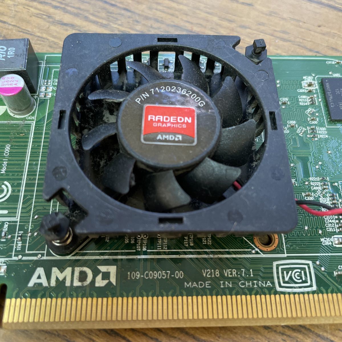 （f-7）ビデオカード PCI-E AMD Radeon 109-C09057-00の画像4