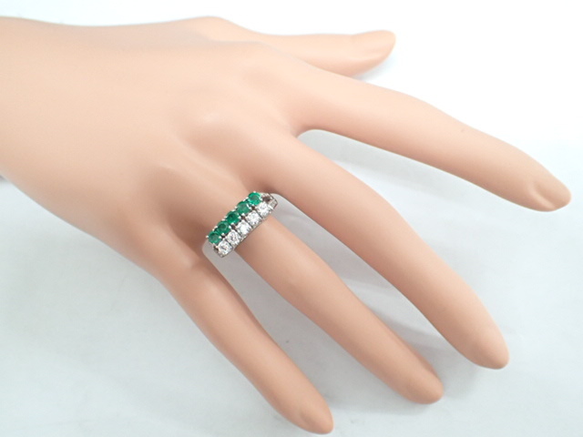 美品 ミキモト Pt900 エメラルド計0.56 ダイヤ計0.60 リング 指輪