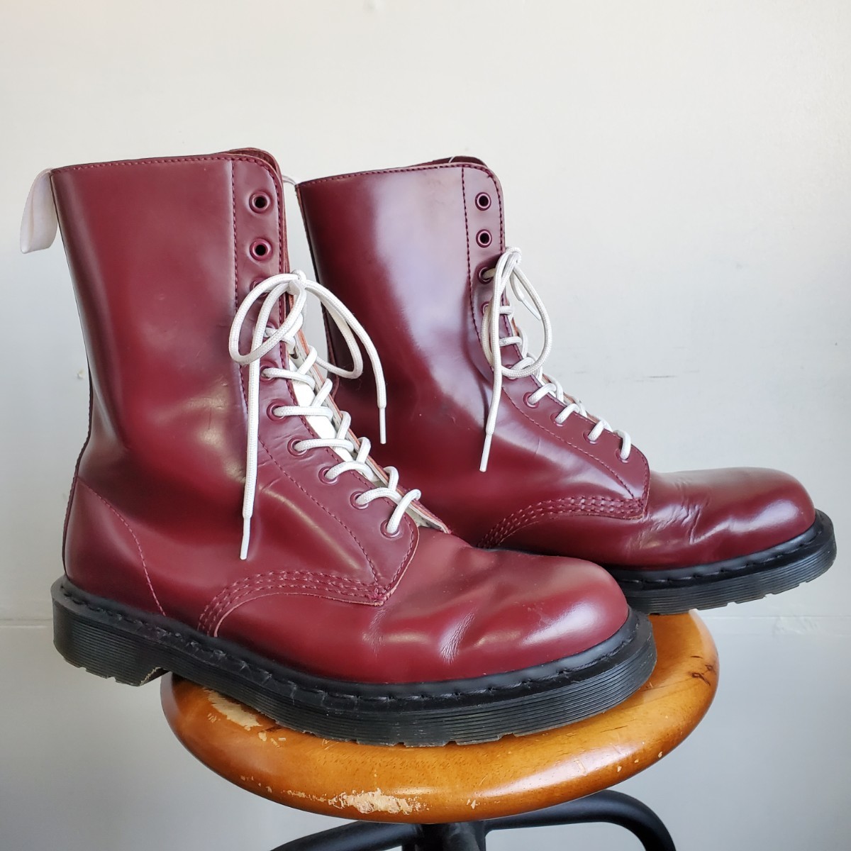 799 英国製 Dr Martens x SWAGGER 10ホールブーツ UK10/29~29 5 799 英国製 Dr Martens x SWAGGER 10ホールブーツ UK10/29~29 5