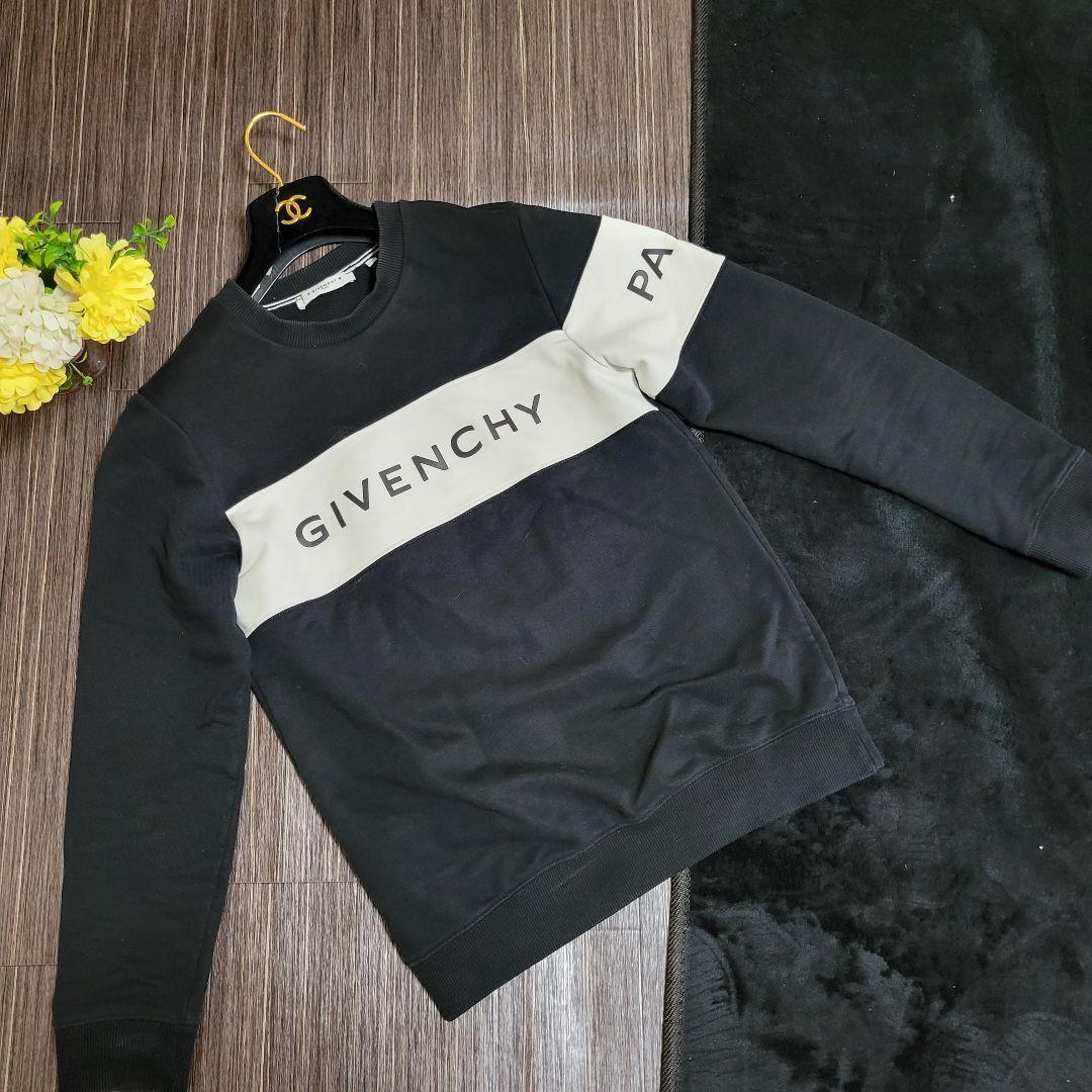 返品交換不可】 GIVENCHY ボーダー モノクロ ロゴ トレーナー