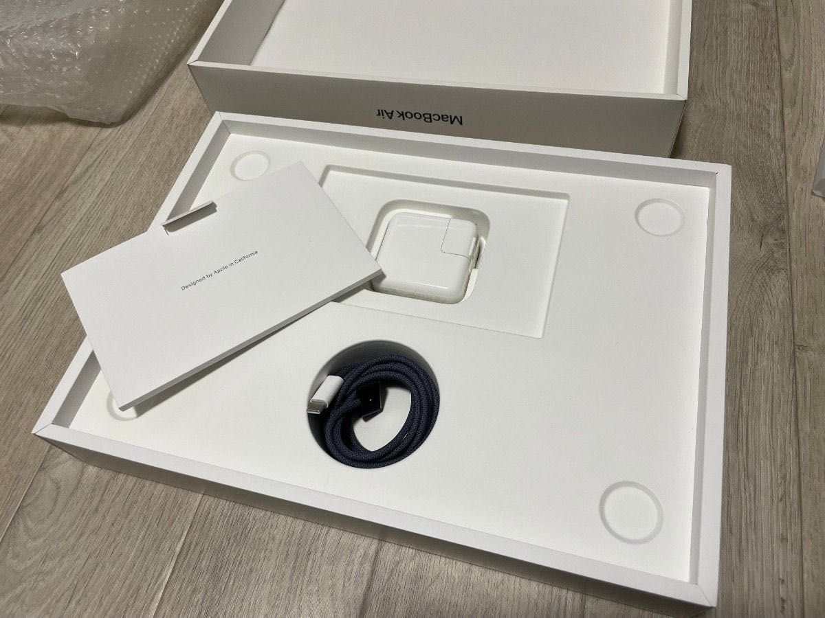 バッテリー容量100%!超美品!M2 MacBook Air ミッドナイト 256GBストレージ メモリ8GB 2022年モデル