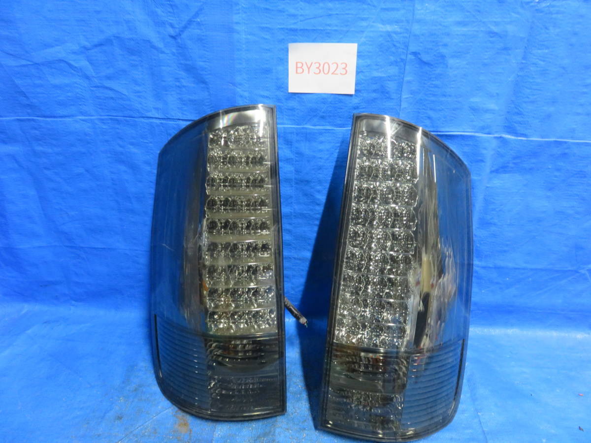 BY3023 希少 トヨタ 60系 65系 ノア/ヴォクシー テールランプ/テール